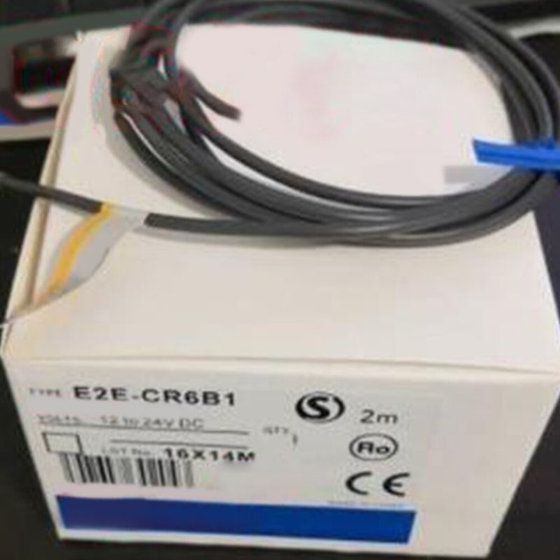 Датчик приближения Omron E2E-CR6B1