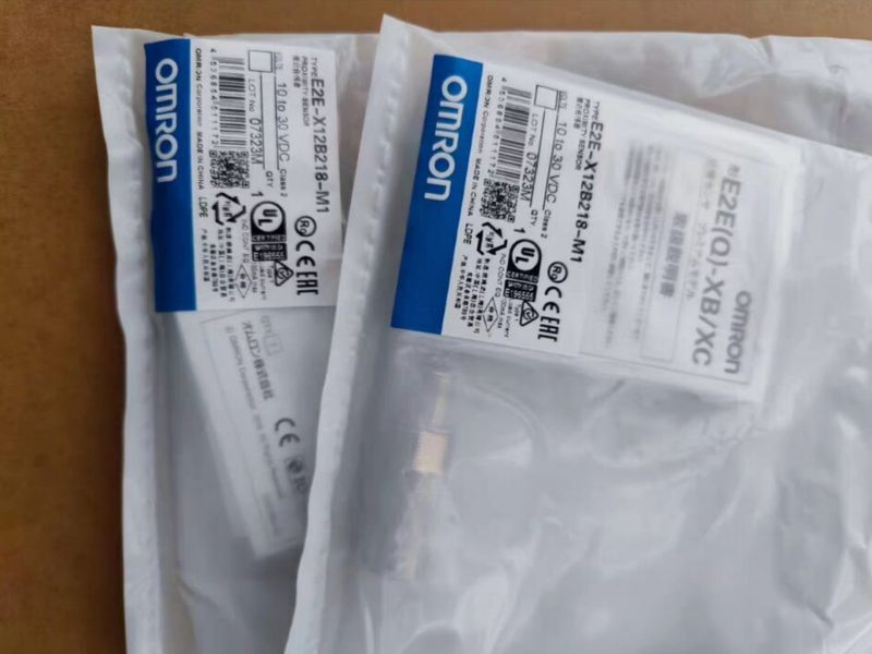 Датчик приближения Omron E2E-X12B218-M1