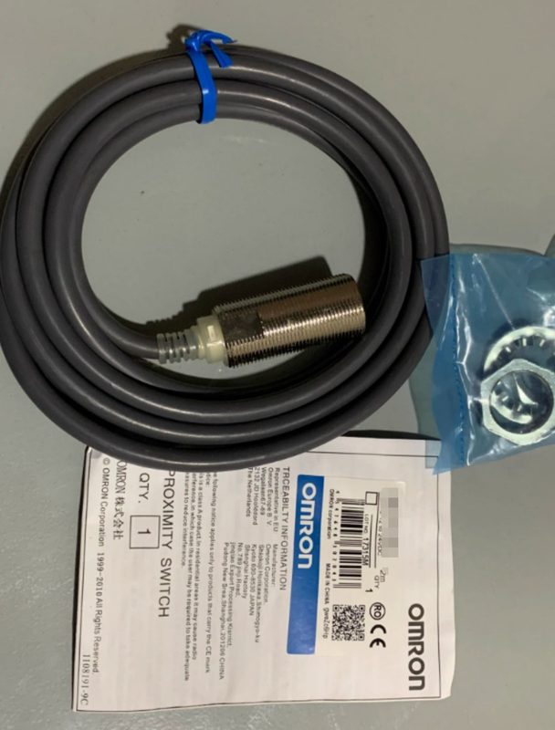 Датчик приближения Omron E2E-X12B218