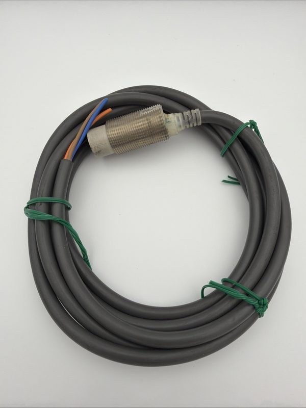 Датчик приближения Omron E2E-X14MD1S