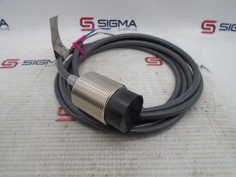 Датчик Omron E2E-X18MY1-US