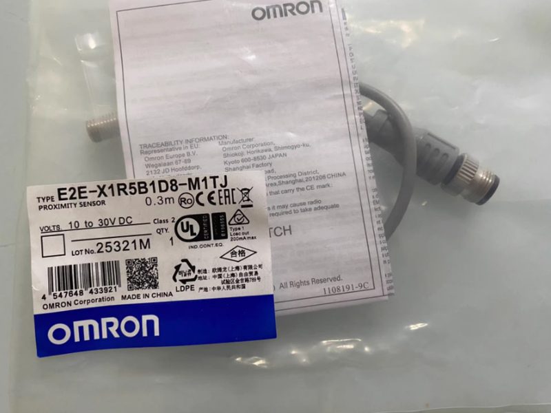 Датчик приближения Omron E2E-X1R5B1D8-M1TJ