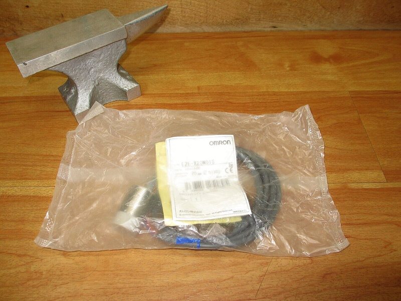 Датчик приближения Omron E2E-X20MD1S