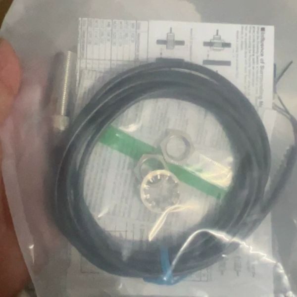 Датчик приближения Omron E2E-X30MC2L18