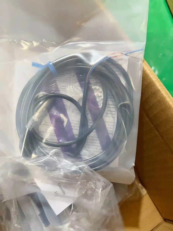 Датчик приближения Omron E2E-X3D18-T