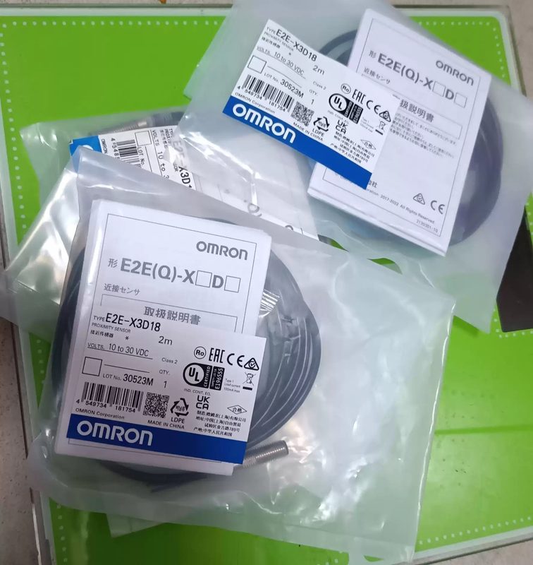 Датчик приближения Omron E2E-X3D18
