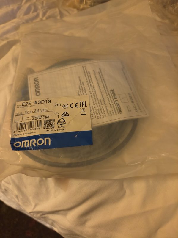 Датчик приближения Omron E2E-X3D1S