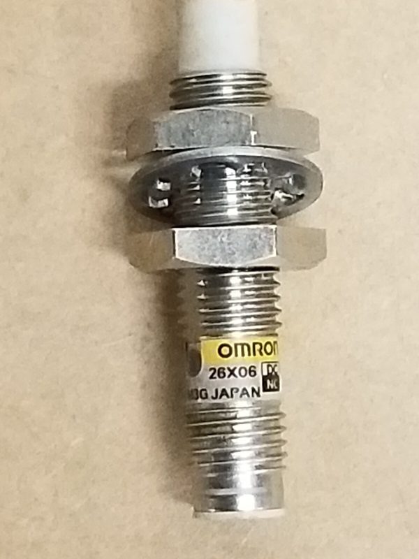 Датчик приближения Omron E2E-X4MD2-M3G