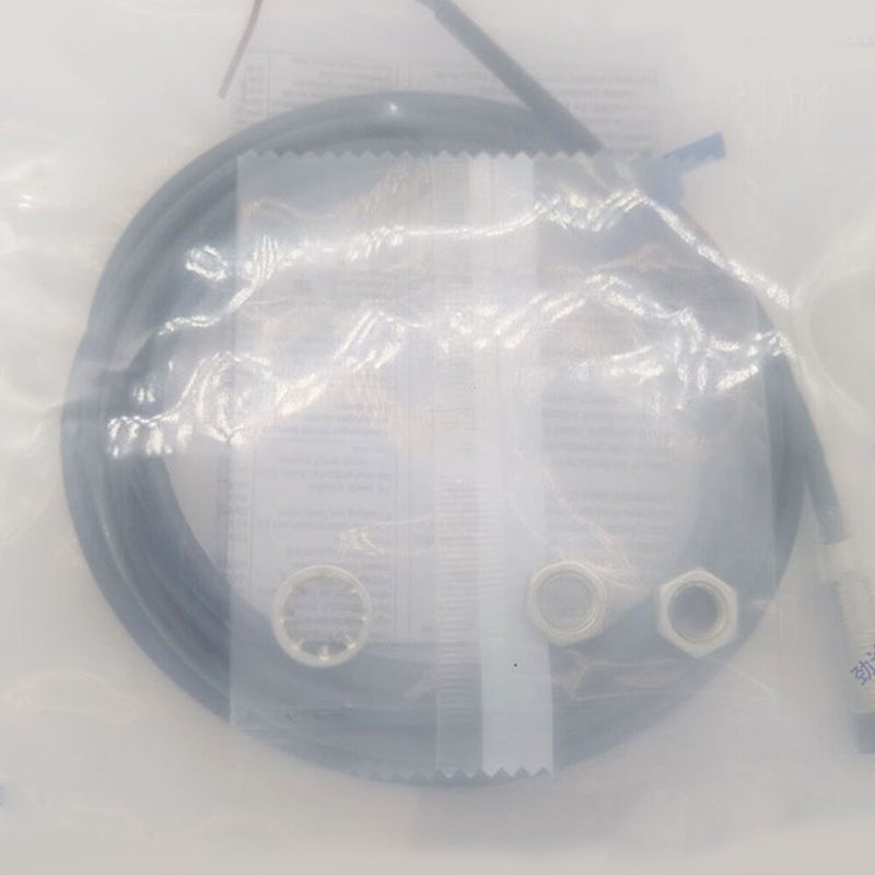 Датчик приближения Omron E2E-X7D1M1GT