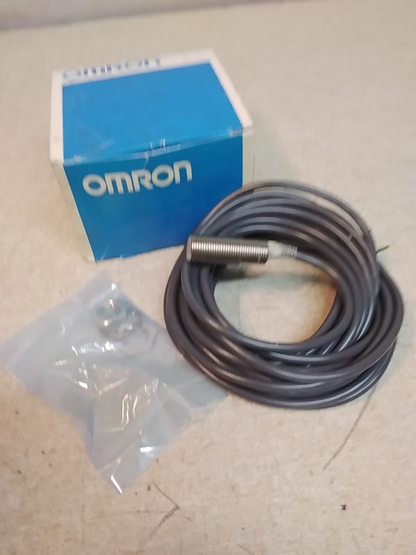 Датчик приближения Omron E2E-XD/-XT