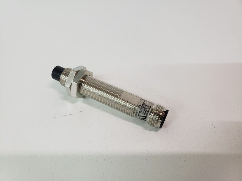 Датчик приближения Omron E2E2-X5MY1-M4