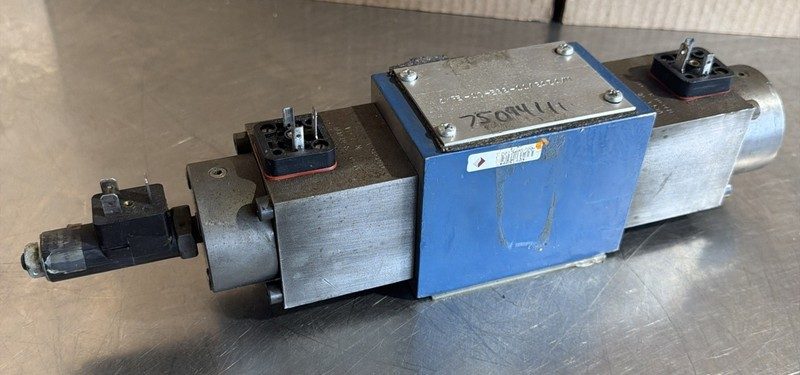Пневмораспределитель Bosch Rexroth E32-14/24K4/M