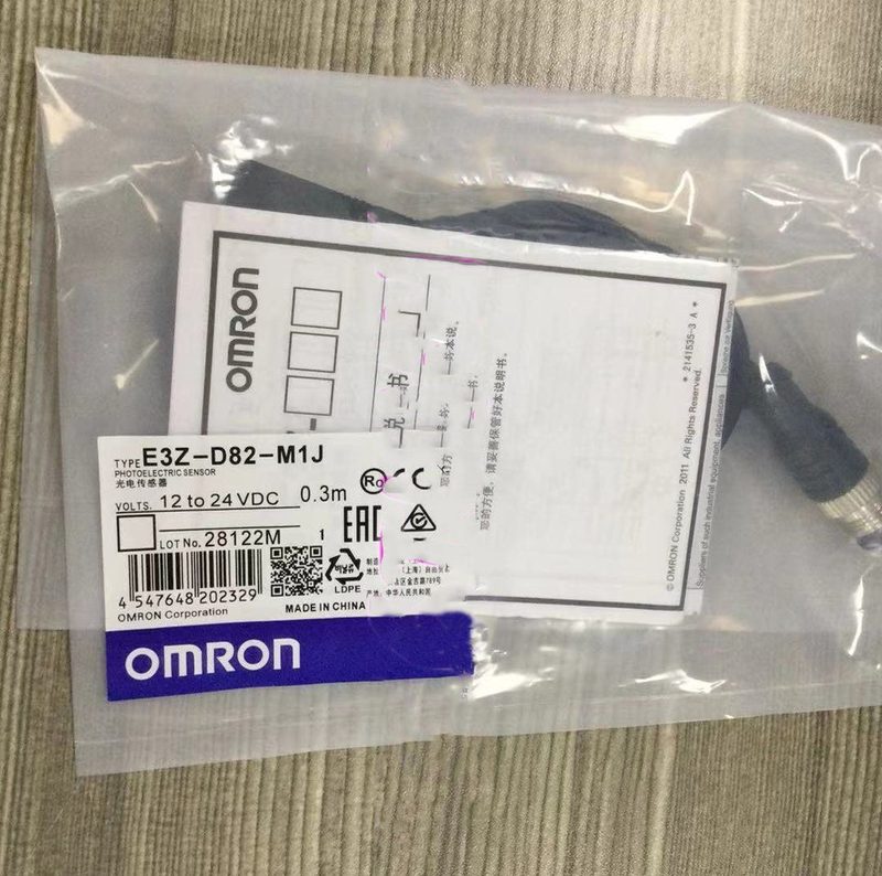 Фотоэлектрический датчик Omron E3Z-D82-M1J