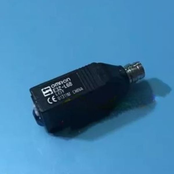 Фотоэлектрический датчик Omron E3Z-L68