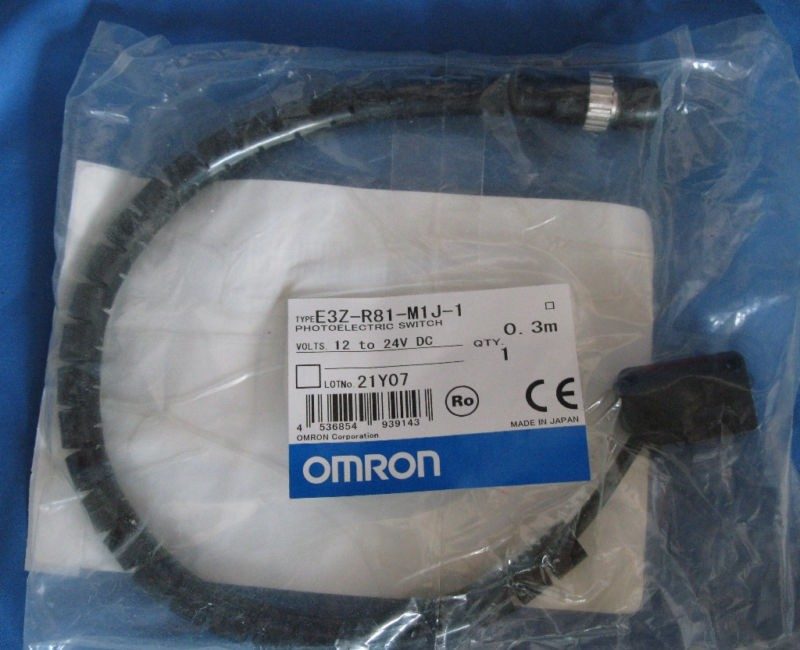 Фотоэлектрический датчик Omron E3Z-R81-M1J-1