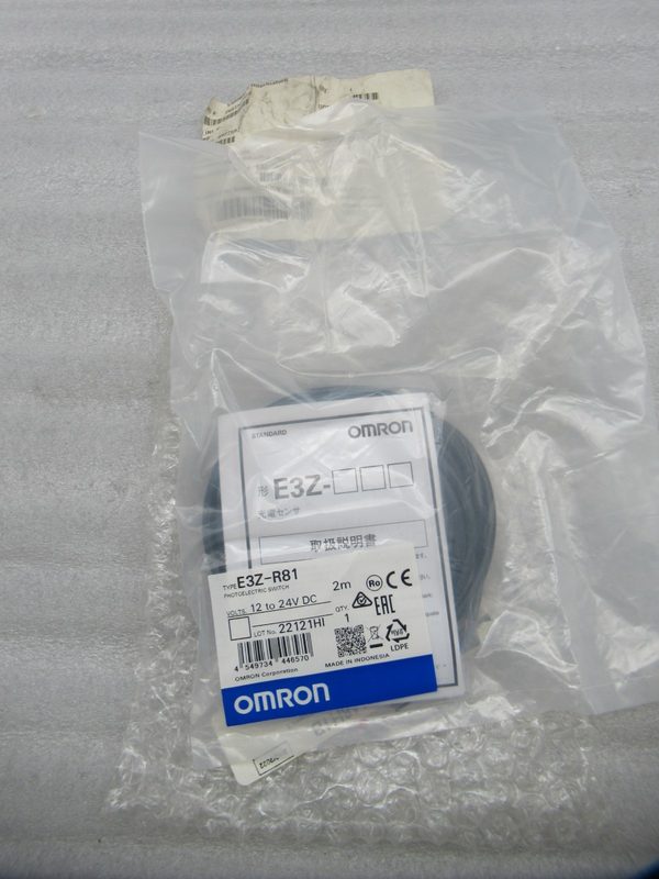 Фотоэлектрический датчик Omron E3Z-R81