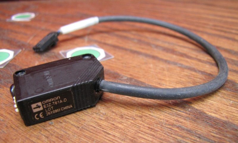 Фотоэлектрический датчик Omron E3Z-T61A-D