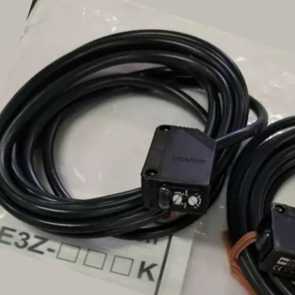 Фотоэлектрический датчик Omron E3Z-T81-IL2