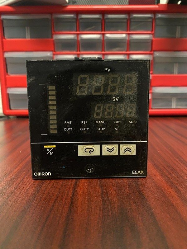 Датчик Omron E5AK-AA2-500