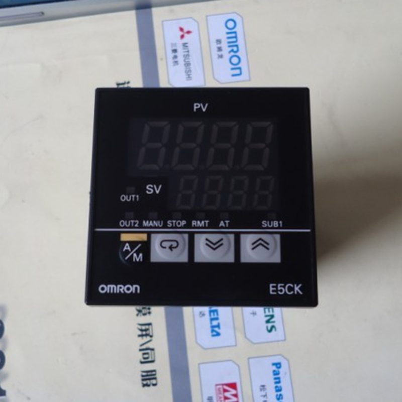 Датчик Omron E5CK-CR101