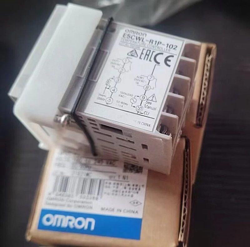 Датчик Omron E5CWL-R1P-102