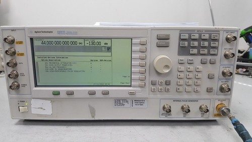 Генератор сигналов Keysight E8267D