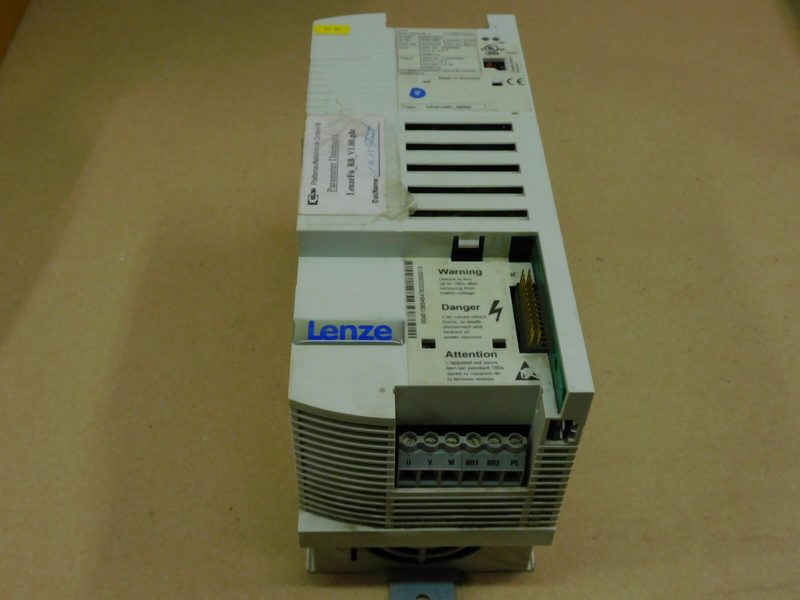 Сервопривод Lenze E82EV302-4B000