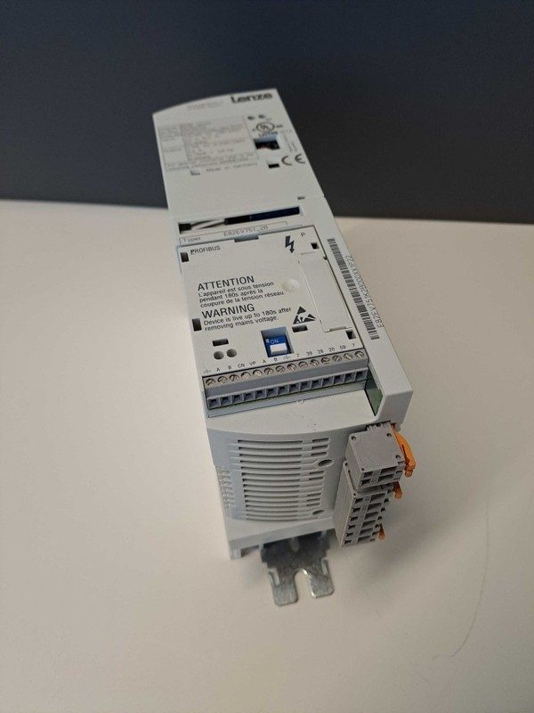 Частотный преобразователь Lenze E82EV7512B