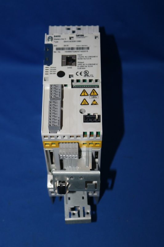 Сервопривод Lenze E84AVSCE5512SB0