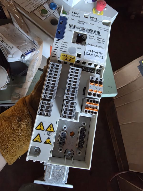 Частотный преобразователь Lenze E84AVTCE3714VB0