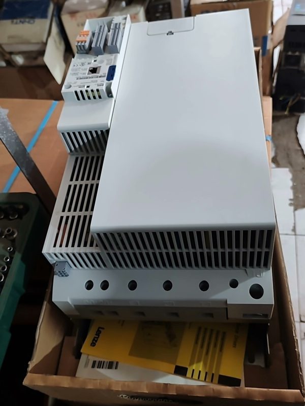 Электропривод Lenze E84AVTCE4534VX0