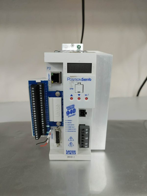 Сервопривод Lenze E94P080Y2NEM