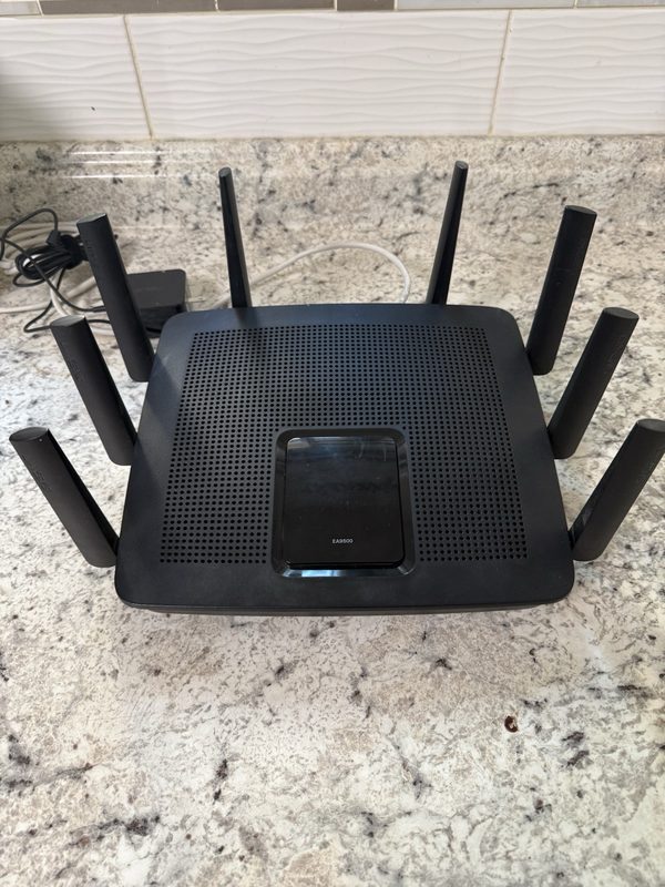 Маршрутизатор Linksys EA9500