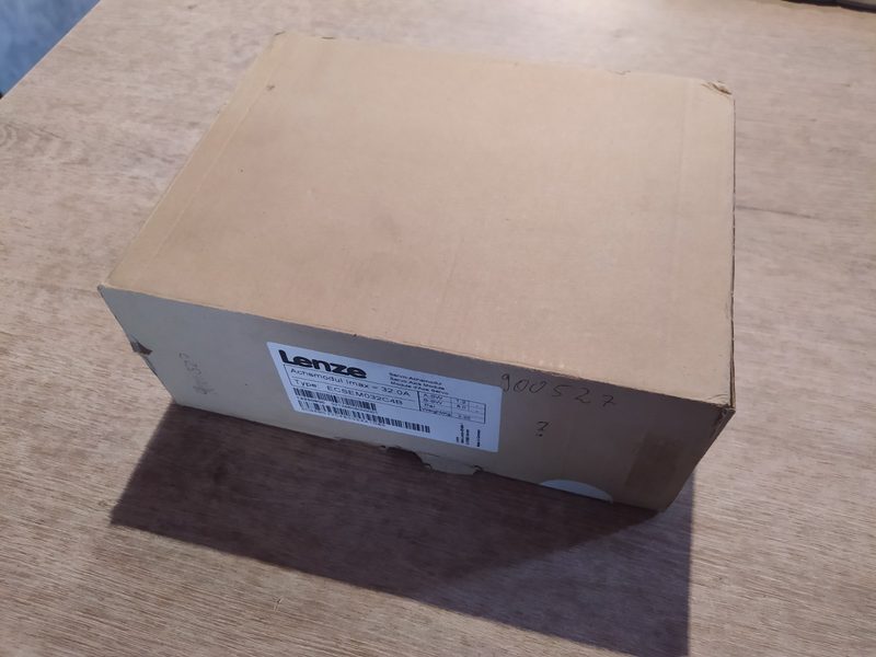 Сервопривод Lenze ECSEM032C4B