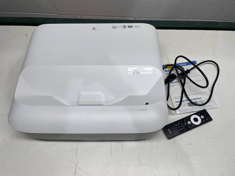 Проектор Epson EH-LS650W