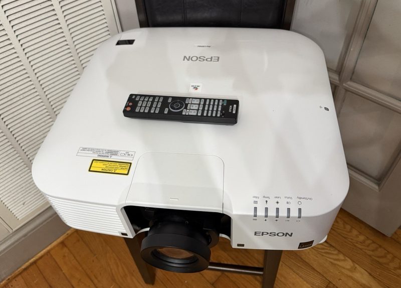 Проектор Epson ELPLM08
