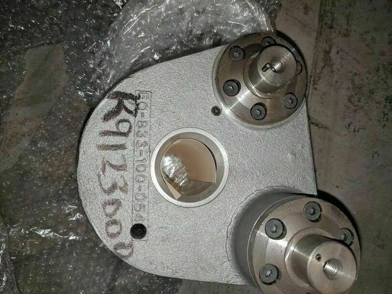 Робот FANUC EO-0833-100-054A