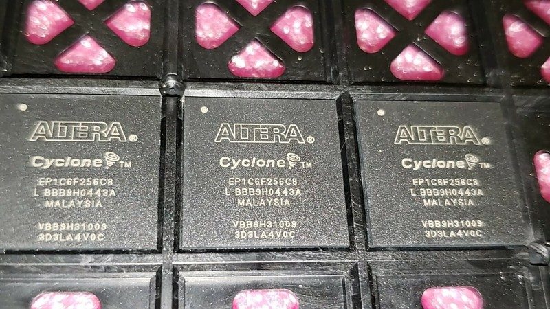 Микросхема ПЛИС Altera EP1C6F256C8