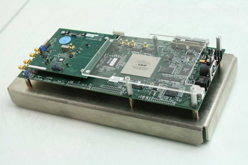 Плата Altera EP20K600EBC652-3
