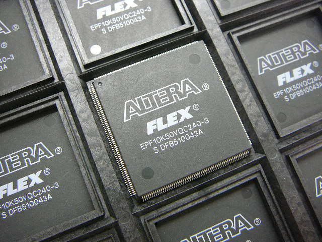Микросхема ПЛИС Altera EPF10K50VQC240-3