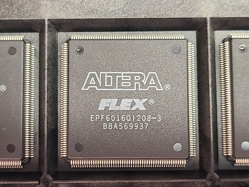 Микросхема ПЛИС Altera EPF6016QI208-3