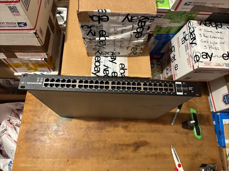 Коммутатор Ubiquiti ES-48-750W