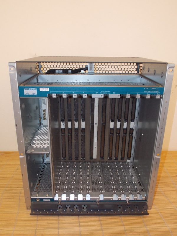Маршрутизатор Cisco ESR10008