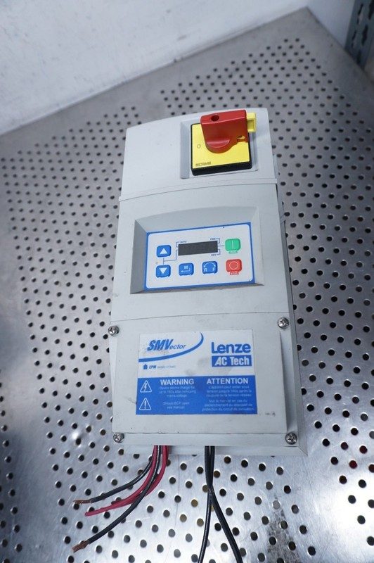 Электродвигатель Lenze ESV152N02YMC