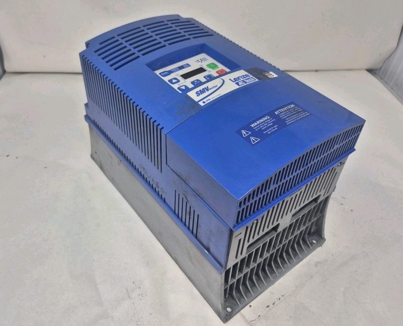 Частотный преобразователь Lenze ESV153N02TXB