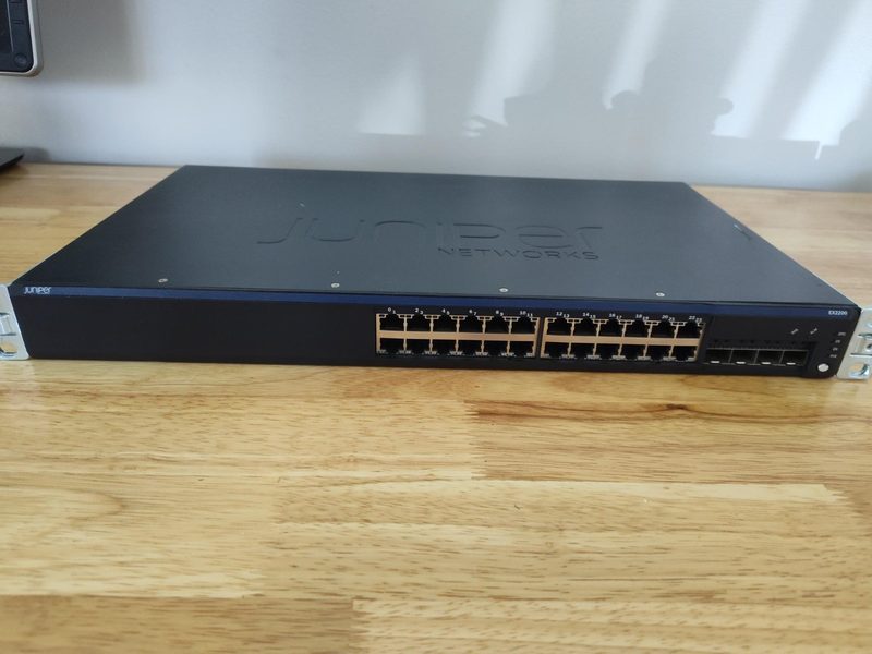 Коммутатор Juniper EX2200