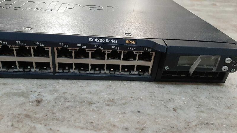 Коммутатор Juniper EX4200-48T-DC