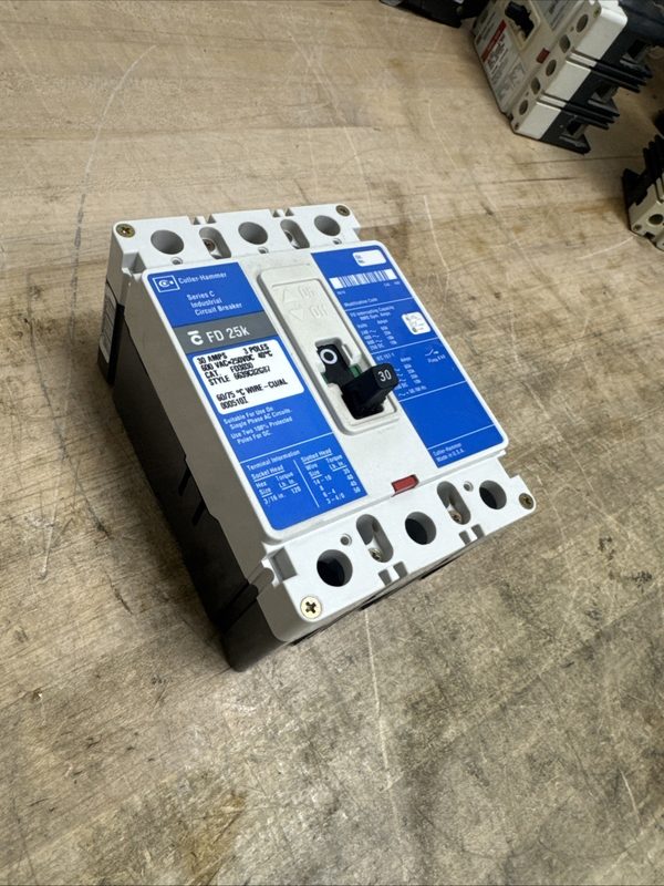 Автоматический выключатель Eaton FD3030
