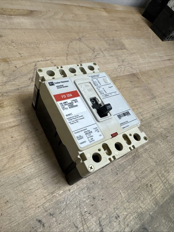 Автоматический выключатель Eaton FD3200