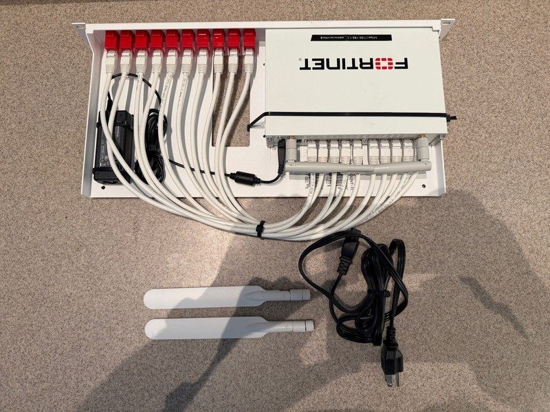 Межсетевой экран Fortinet FORTIWIFI-60D